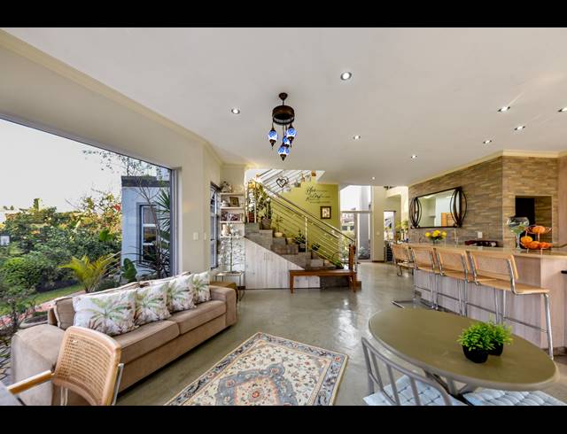 5 BEDROOM GOLF ESTATE FOR SALE IN BLUE VALLEY GOLF ESTATE